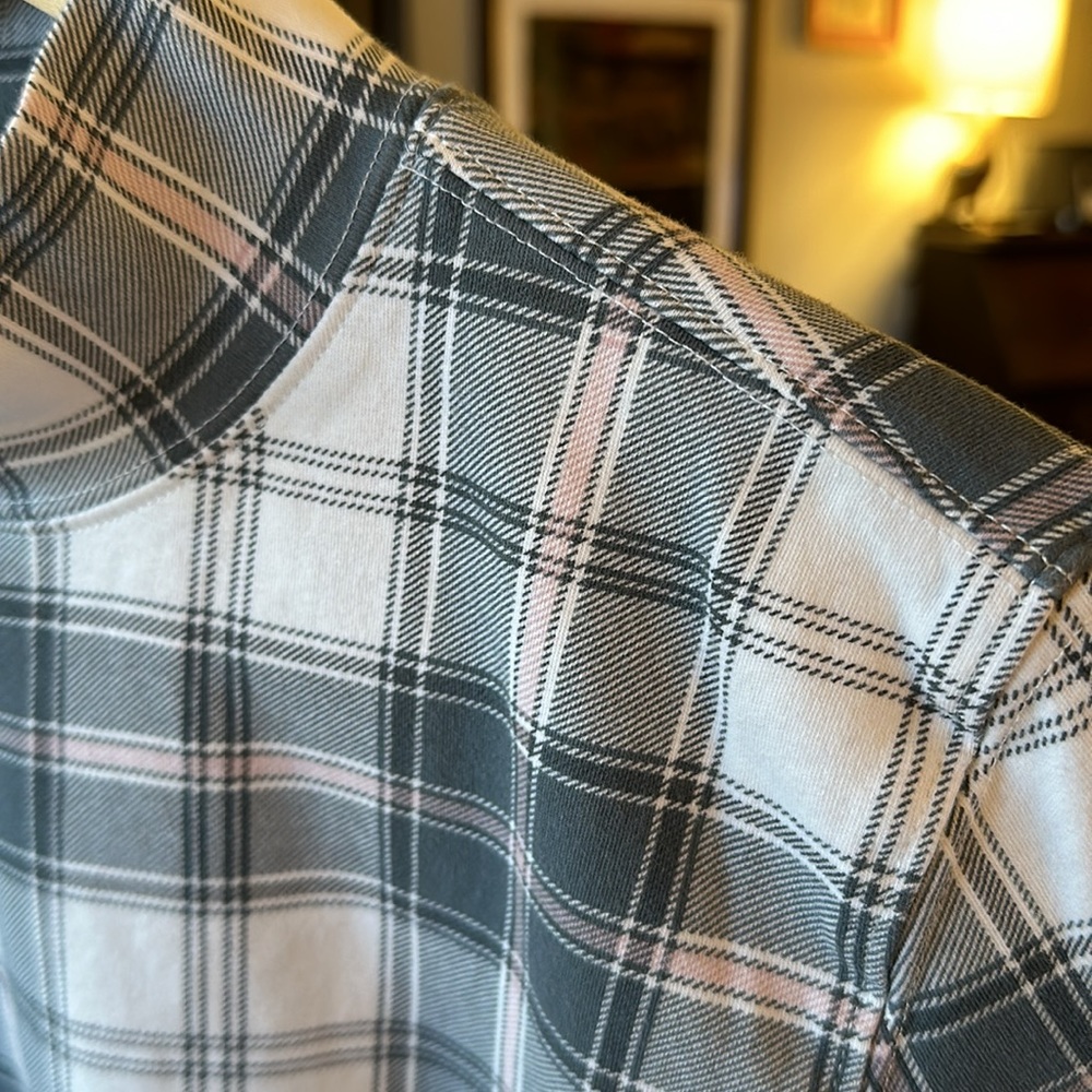 Plaid mock neck - Picture 2 of 4